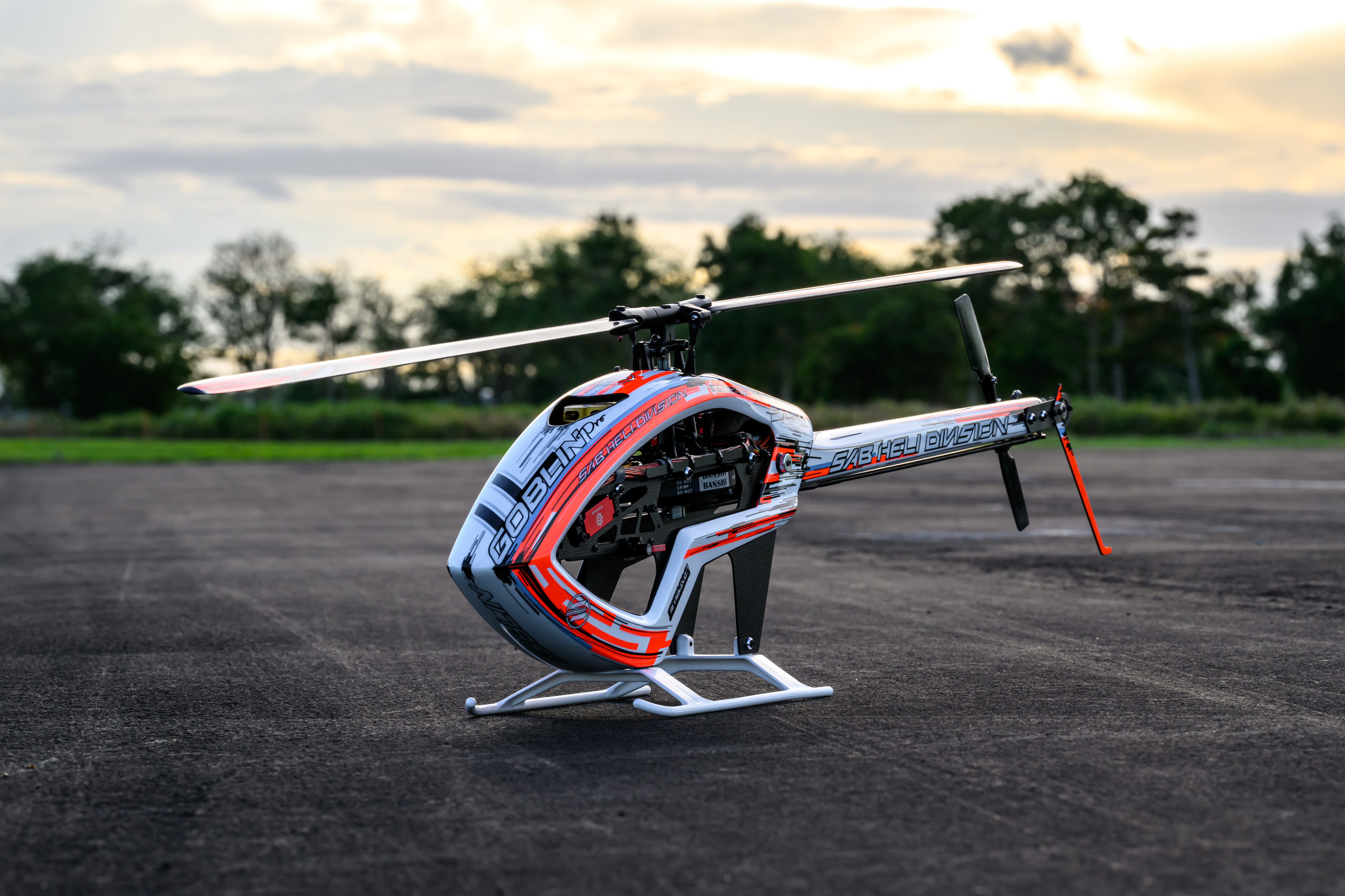 ILGoblin PRO 420 White | Goblin Helicopters